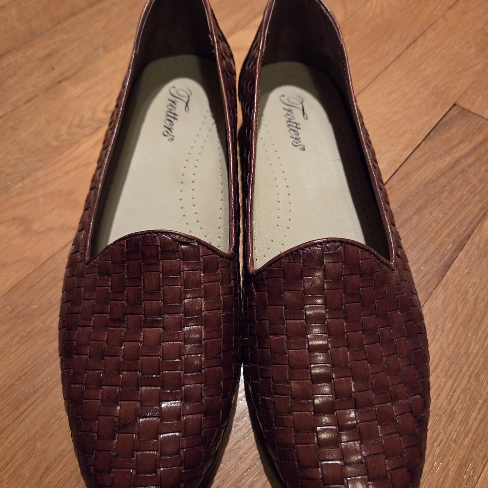 Trotters Brown Loafers